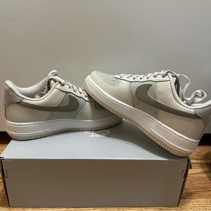 BRAND NEW Nike Air Force 1’s Light Orewood Brown/Ironstone